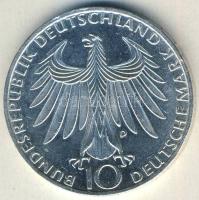 NSZK 1972D 10M Ag "Olimpia-játékosok" T:2 ph.