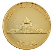 Kína DN Az imádság háza aranyozott Al emlékérem eredeti tokban (38mm) T:1- China ND Hall of Prayer gilt Al commemorative medallion in original case (38mm) C:AU