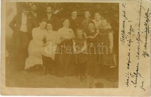 1902 Üllő, családi csoportkép. photo (fl)