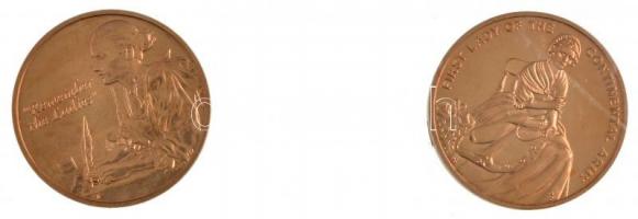 Amerikai Egyesült Államok DN First Spouse Medals Program 2xklf kétoldalas Br emlékérem eredeti fóliacsomagolásban. Martha Washington és Abigail Adams (34mm) T:1 USA ND First Spouse Medals Program 2xdiff two-sided Br medallions in original foil packing. Martha Washington and Abigail Adams (34mm) C:AU