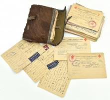 cca 1942-1943 Vegyes tábori postai és vöröskeresztes levelezőlap tétel, bőr tartóban kb 50 db egy személytől