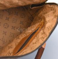 Louis Vuitton Replika táska, bőr és műbőr, kopott, 16x33x25cm