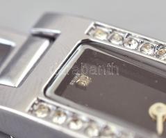 Gucci női karóra, quartz szerkezettel, analóg kijelzős, fémszíjjal, működik, kopott, d:15 mm