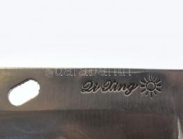 Li Xing összecsukható vadászkés, szaru nyéllel, bőr akasztóval és tokkal, h: 27 cm