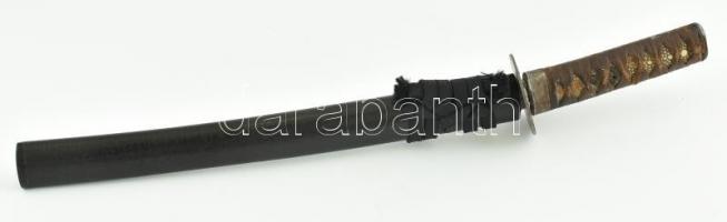 Vakizasi - wakizashi. XX. század első fele. A markolata rájabőrrel borított, amely bőrrel van beteke...