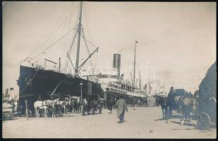 cca 1905 Az Österreichiser Lloyd Cleopátra hajója Alexandria kikötőjében / Steamer Cleopatra in Alexandrie 14x9 cm