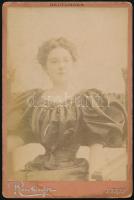 Jeanne Clementine Bertiny (1872-1940) színésznő, keményhátú fotó Reutlinger párizsi műterméből, 11×16,5 cm