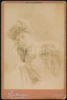 Simone le Bargy (1877-1985) színésznő, keményhátú fotó Reutlinger párizsi műterméből, 11×16,5 cm