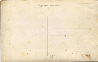 Lakatosműhely gyerekmunkásainak csoportképe / Child workers of a Locksmith Workshop. photo (EK)