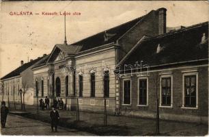1910 Galánta, Kossuth Lajos utca, Községháza. Adamko Béla kiadása / street view, town hall + ZSOLNA - GALÁNTA - BUDAPEST 45. SZ. B vasúti mozgóposta bélyegző (EK)
