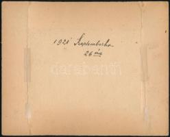 1921 Kovácsműhely, lópatkolás közben, hátoldalon dátumozott fotó, kartonra ragasztva, 12×16 cm