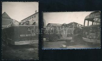 cca 1960 2 db fotó összetört városi Ikarus buszokról, 9×5,5 cm
