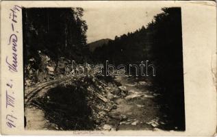 1917 Veresvíz-völgy, Valea Rosie; vasúti sín / railway line. photo (szakadás / tears)