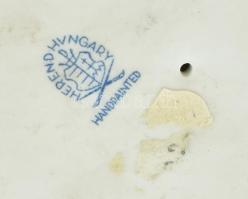 Herendi mézet cipelő maci (mackó, medve), kézzel festett, jelzett, hibátlan, m:14 cm