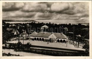 1941 Zamárdi, vasútállomás, háttérben Tihany