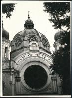 cca 1960 Marosvásárhely (Erdély), zsinagóga fotója, 13x18 cm