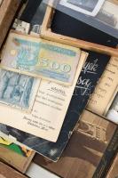 Kis bőröndnyi papírrégiség