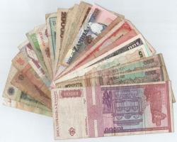 30db-os vegyes külföldi bankjegytétel T:vegyes
30pcs mixed banknote lot C:mixed