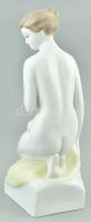 Hollóházi porcelán térdelő akt, kézzel festett, jelzett, hibátlan, m: 30 cm