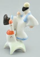 Óherendi A hétmérföldes csizma óriása, kézzel festett porcelán, jelzett, hibátlan, m:5,5cm. gyűjtői ritkaság.