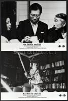 cca 1984 Az őrült család című japán film jelenetei, 5 db produkciós filmfotó, 18x24 cm