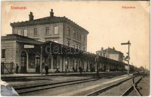 1912 Érsekújvár, Nové Zamky; vasútállomás / railway station (felszíni sérülés / surface damage)