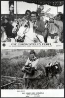 cca 1980 előtt készült külföldi filmekből egy-egy jelenet, 13 db produkciós filmfotó, 18x24 cm