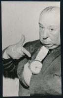cca 1975 Alfred Hitchcock (1899-1980) angol filmrendező portréja és két filmjének egy-egy jelenete, ...
