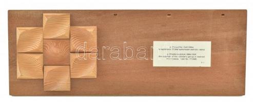 Csóti Gábor (1935-): Geometrikus kompozíció. Asztali fa naptártartó. Jelzés nélkül. 14x37,5cm