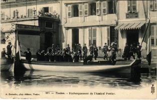 1903 Toulon, Embarquement de lAmiral Pottier / French Navy, embarkation of Édouard Pottier, French admiral, saluting mariners (EK)