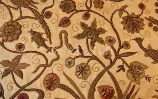 T. Bodrog Erzsébet (1934-): Fali szőttes. Vászon, fémszálas hímzés. Hátoldalán etikettel jelzett. 15...