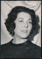Lukács Margit (1914-2002) színésznő autográf dedikálással ellátott fotó 9x12 cm
