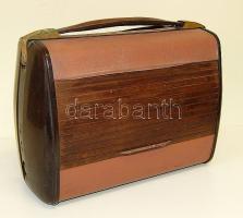 cca 1950 BR 701 típusú hordozható Orion táskarádió, eredeti farolós tartójában