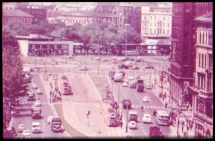 cca 1970 Budapest, Erzsébet tér, Károly körút, buszállomás, villamos, diapozitív keretben, 3,5×4 cm