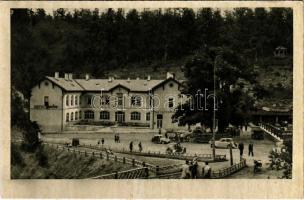 Kassa, Kosice; Bankó szálló / hotel, automobiles