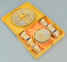 AML Royal porcelain német mokkás készlet, 6 db csésze, m: 5 cm, 6 db alj, d: 11 cm, 1 db tányér, d: 17,5 cm, matricás, jelzett, hibátlan, eredeti díszdobozban.
