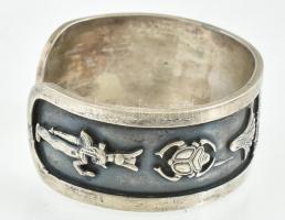 Ezüst (Ag) Egyiptomi motívumos karperec, jelzett, állítható méret, nettó:62,8g