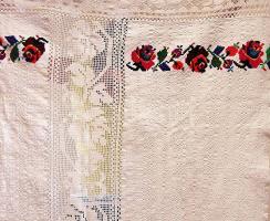 Eredeti erdélyi szőttes gyönyörű szép népi motívumokkal, nagy méretben 120x230 cm