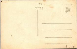 Ismeretlen település, Berger Antal cipész üzlete. photo