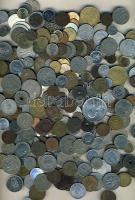 1kg vegyes fémpénz, egész világ, régi és új