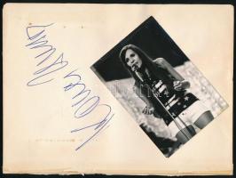 Echo együttes tagjainak (Törich György, Varannai István, Szivássy Zsolt, stb.) aláírásai az együttes fotójával + Koncz Zsuzsa aláírása fotójával + Tolcsvai testvérek aláírásai papírlapokon