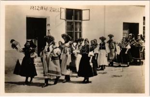 Lakodalmas menet Somogyban. V. Népszokások stb. Holló Mihály Gödöllő kiadása / Hungarian folklore, wedding