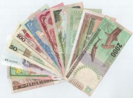 11db-os külföldi bankjegytétel, közte Afganisztán, Lengyelország, Srí Lanka, NDK T:I-III
11pcs fore...