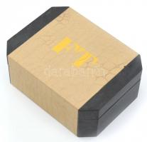 Kisdoboz, vegyes bizsukkal. 14x10,5cm