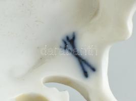 Christian Nonne, Volkstedt: Diana. Kézzel festett porcelán figura, restaurált, apró lepattanások, je...