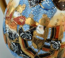 Japán mintás 'tét a tét' mokkás készlet. Kézzel festett porcelán. Jelzett. Kopott