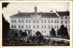 Kassa, Kosice; Szent Orsolya-rendi tan- és leánynevelő intézet. Fő utca 72. / Ursuline boarding school (fa)