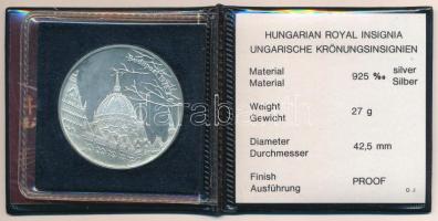 Fülöp Zoltán (1951-) 1978. "Koronázási jelvények" Ag emlékérem plasztiktokban tanúsítvánny...