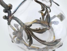 Karaffa, üveg, fém rátéttel, kopott, jelzés nélkül, m:27cm