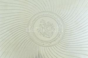 Ezüst (Ag) Neorokokó áttört peremű tálca, apró horpadásokkal, 
Szemző (Kamjonkai) család címer vése...